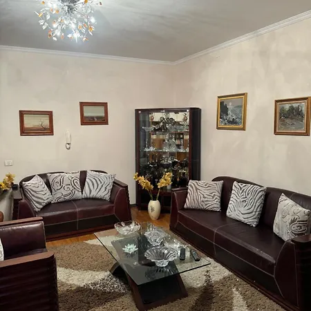 Center Apartment,New Bazaar Tirana Exterior photo
